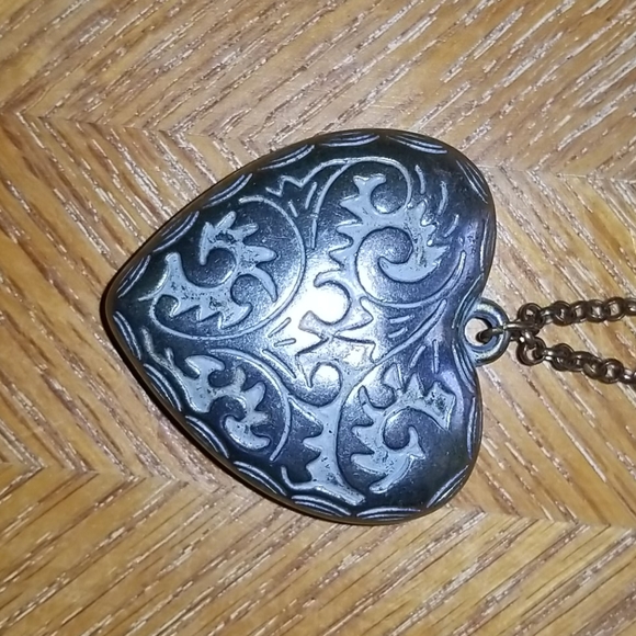 Heart Shaped Necklace - Picture 2 of 2